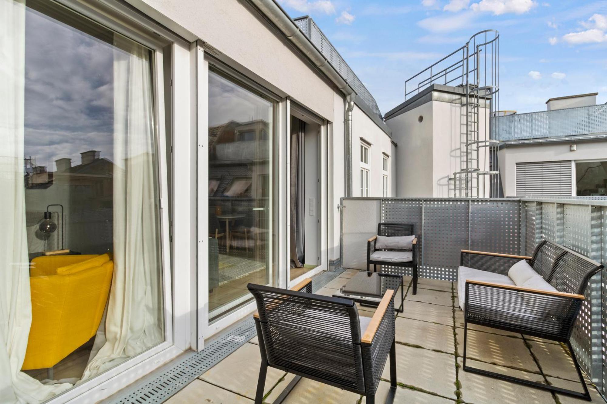 Terrace - 75 M² - Near Wiener Stadthalle Viena Exterior foto