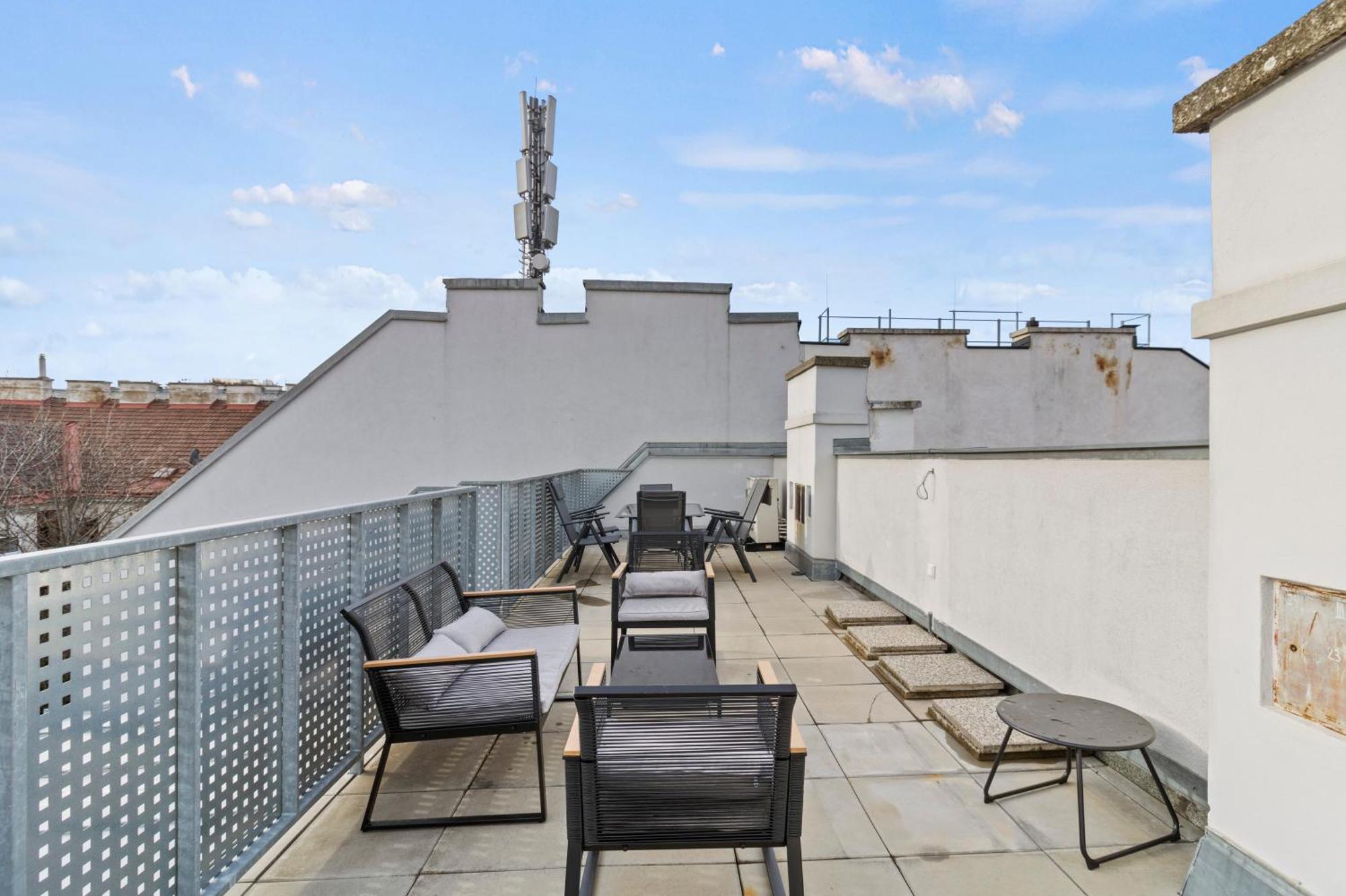 Terrace - 75 M² - Near Wiener Stadthalle Viena Exterior foto